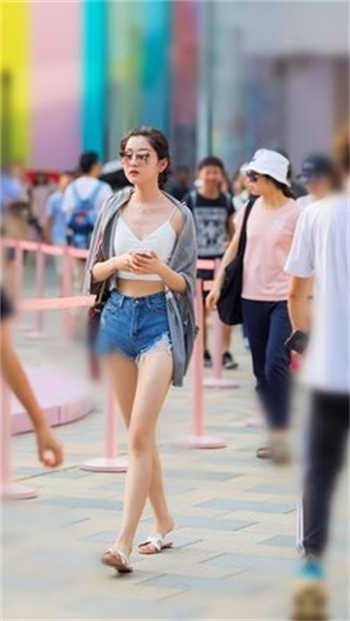 全世界都等我出道