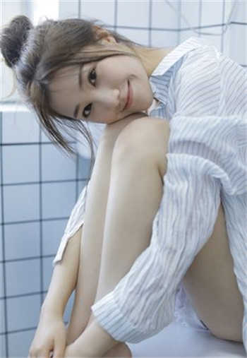 兴奋嫉妒恨一个严厉的妻和
