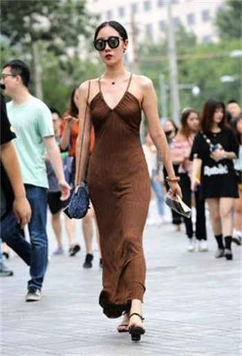 为丈夫晋升的妻子如如影视