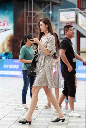 亲吻视频辣妞
