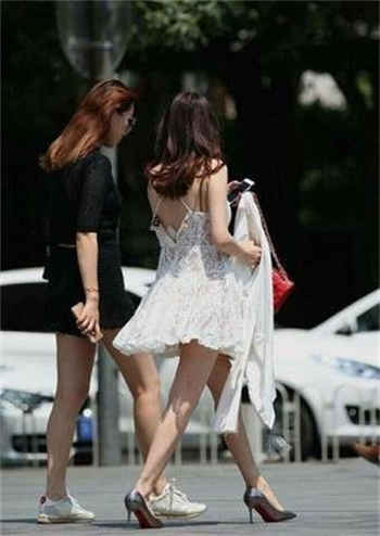 女大学沙龙室5