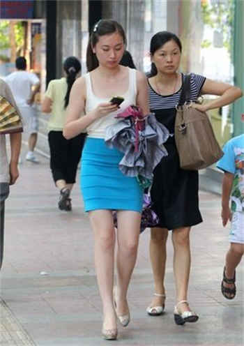 未婚妻的浓情婚纱照