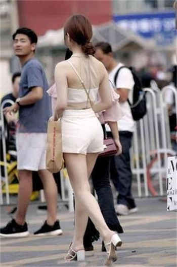 我和三个小女孩的故事玲玲