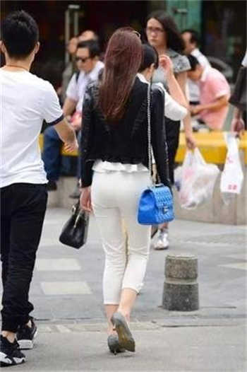 异性同事经常微信聊天