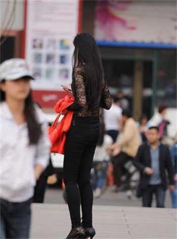 女主清冷 寄养在男主家