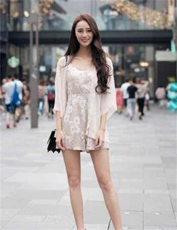 墨少心尖宠国民校草是女生