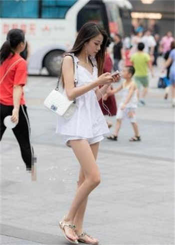 摇晃的电动车车上在线看