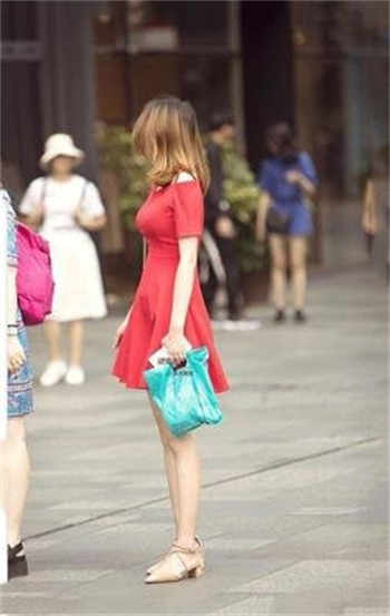 女子为了得到一份合同